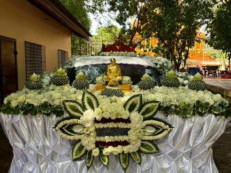 LINE_ALBUM_ตักบาตรเทโว วัดท่าขนุน 081068_251010_17